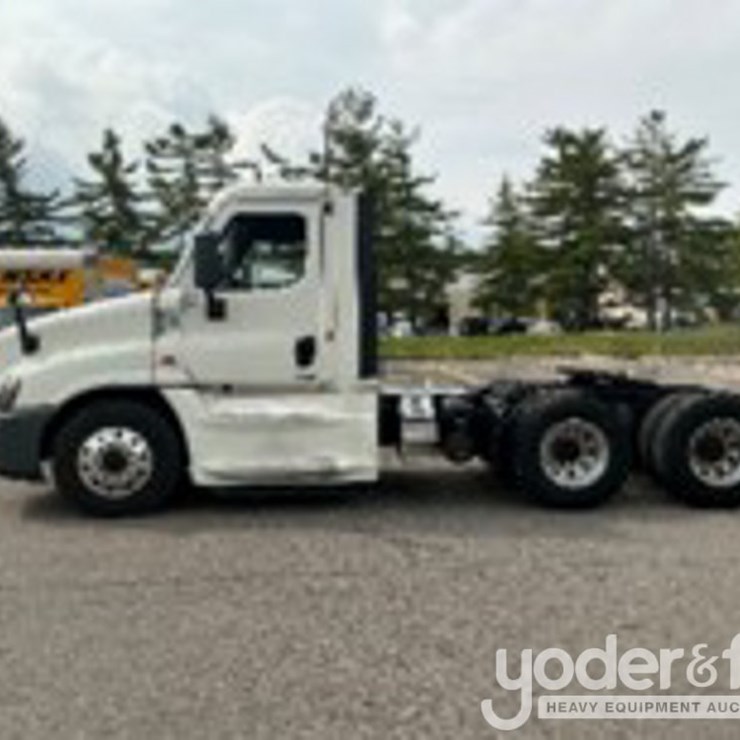 2019 FREIGHTLINER CASCADIA 125