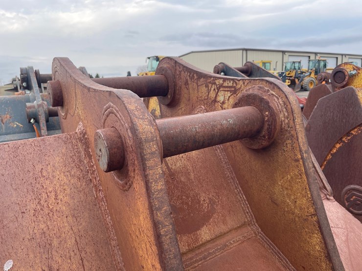 #5004-•-excavator-bucket-image-13