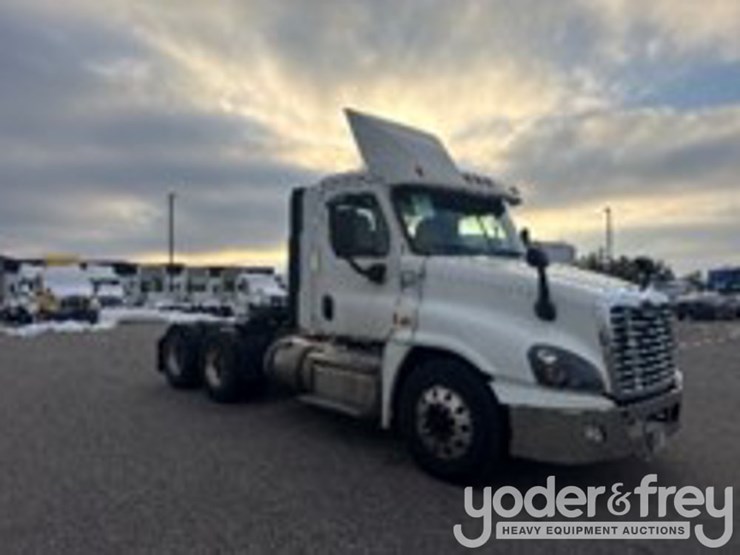 2019-freightliner-cascadia-125-image-2