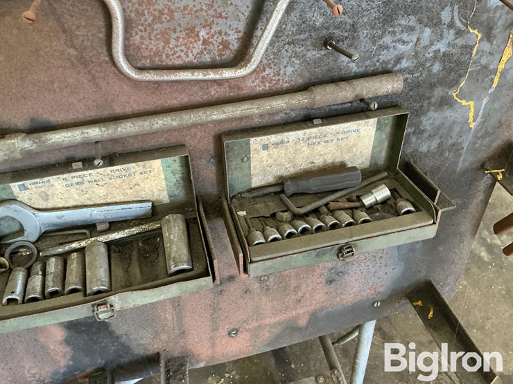 tools-w/tool-stand-image-13