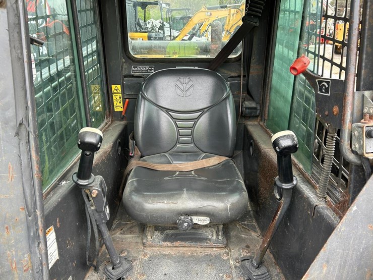 new-holland-l190-image-17
