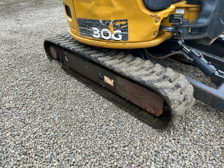 2019-deere-30g-image-11