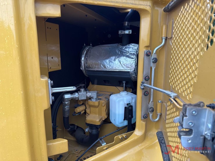 2025-caterpillar-307.5-image-17