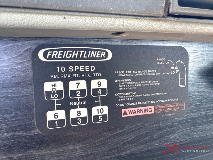 2007-freightliner-s/a-day-cab-truck-tractor-image-18