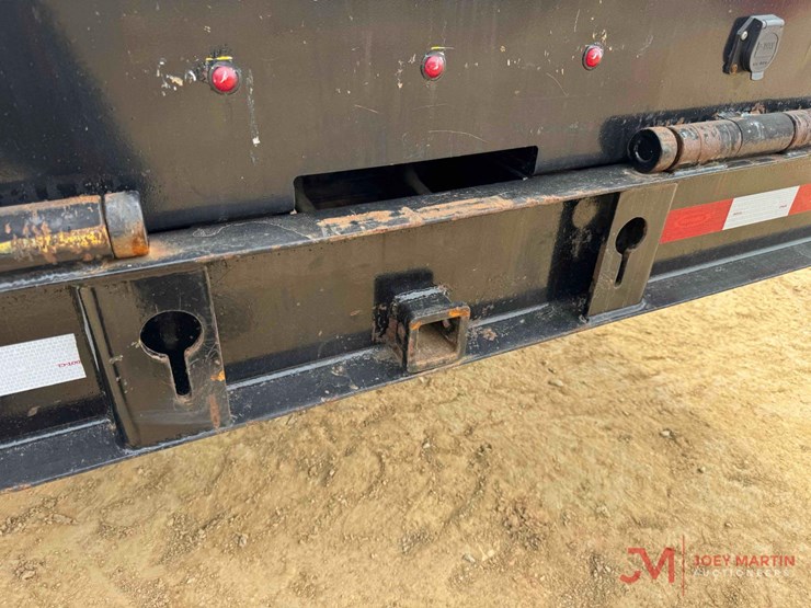 2019-peterbilt-348-image-14
