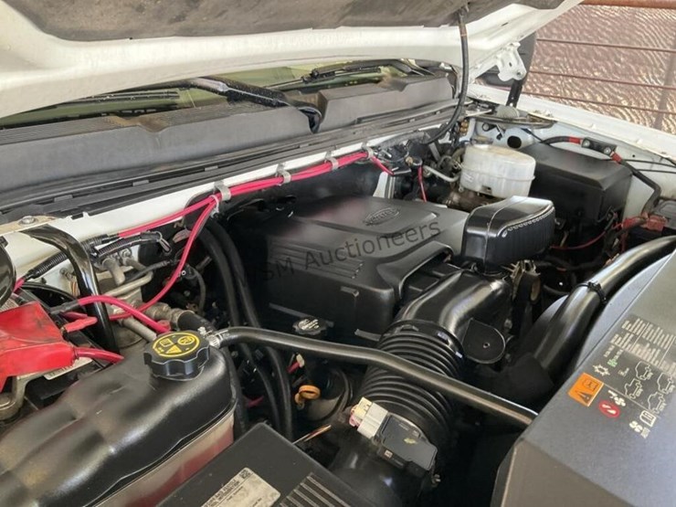 2013-chevrolet-silverado-3500hd-image-16