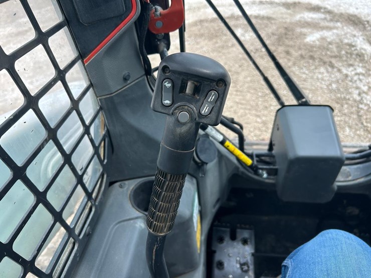 2022-bobcat-t66-image-27