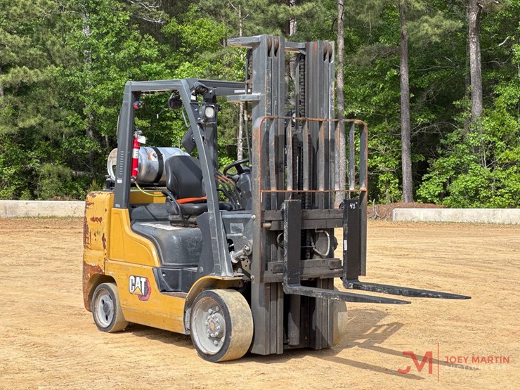cat-2c8000-straight-mast-forklift-image-1