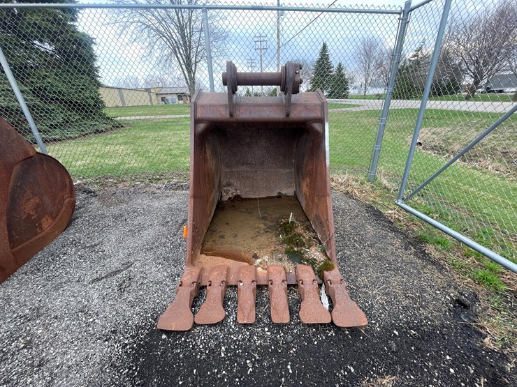 #5003-•-excavator-bucket-image-2