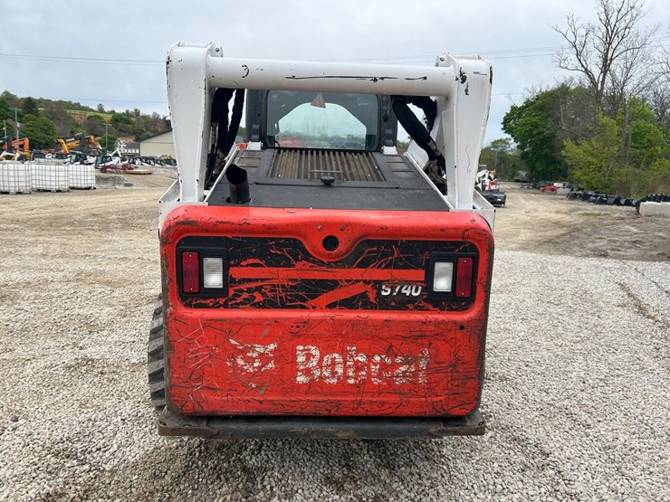 2019-bobcat-s740-image-3