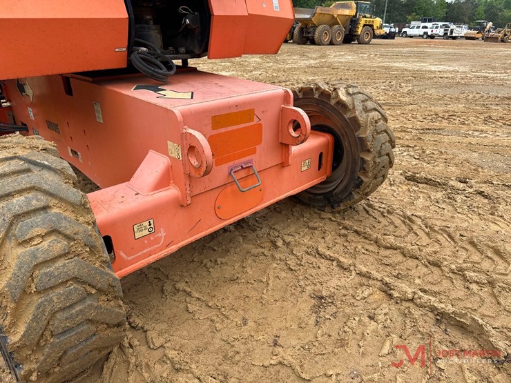 2014-jlg-800s-image-10