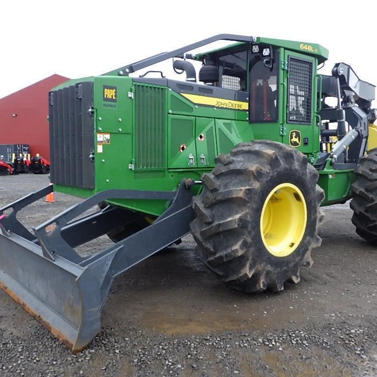 2022 DEERE 648L