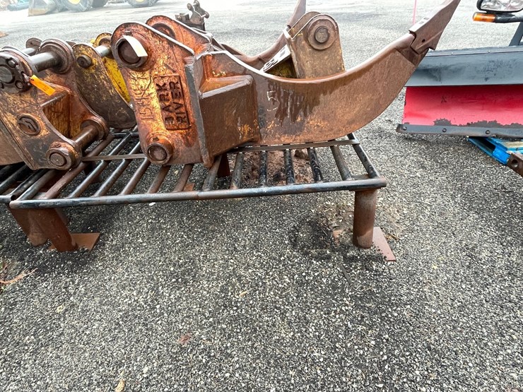 #5072-•-heavy-duty-metal-rack-image-4