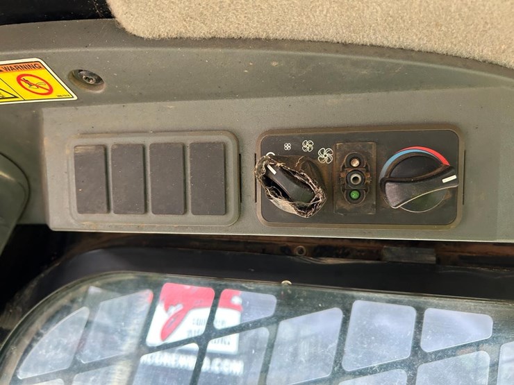 caterpillar-297c-image-23