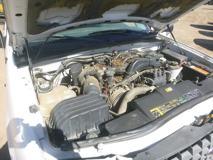 2004-ford-explorer-image-11