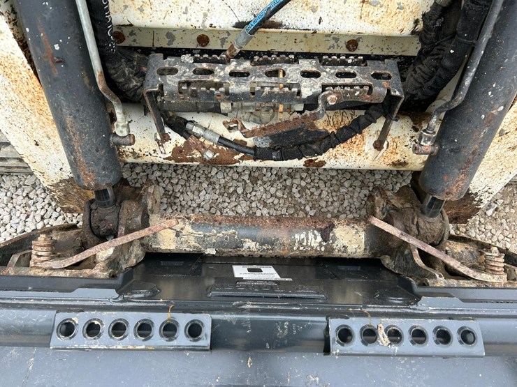 2020-bobcat-t770-image-10