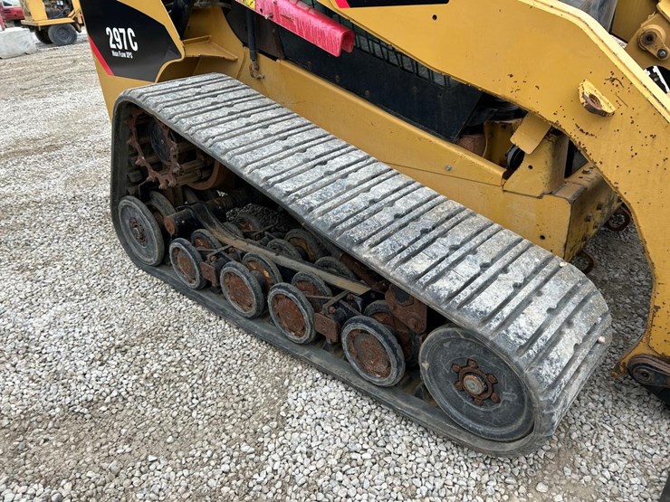 caterpillar-297c-image-12