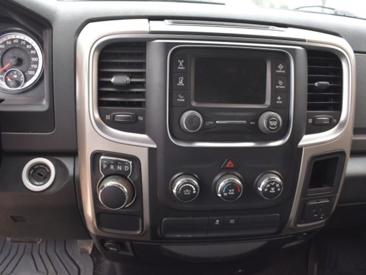 2014-dodge-1500-image-11