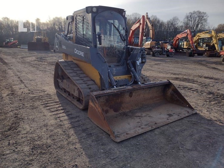 2022-deere-325g-image-32
