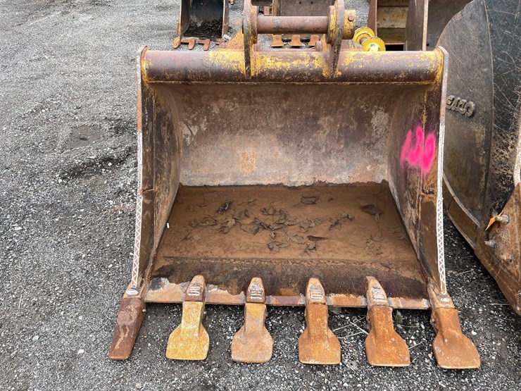 #5023-•-excavator-bucket-image-1