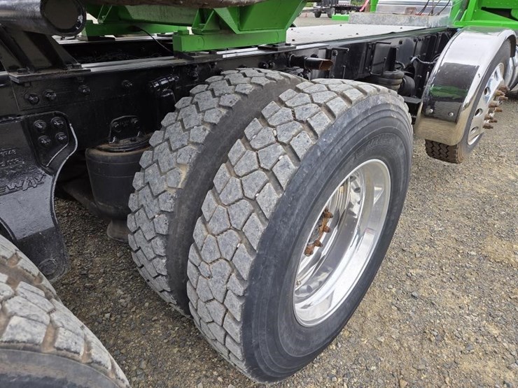 2015-kenworth-t800-image-74