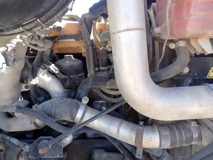 2012-caterpillar-ct660s-image-58