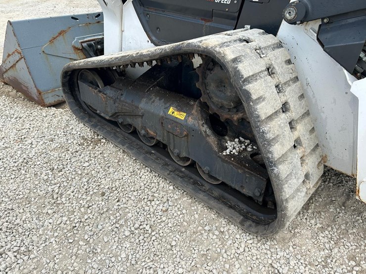 2022-bobcat-t76-image-17
