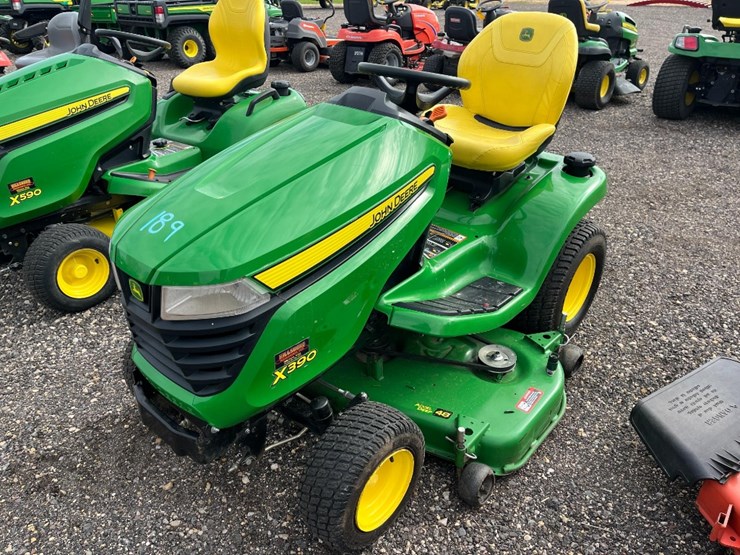 john-deere-x390-image-3
