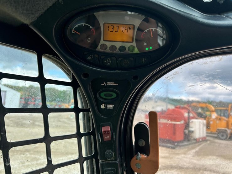 2022-bobcat-t770-image-24
