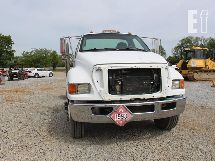 2005-ford-f750-sd-image-8