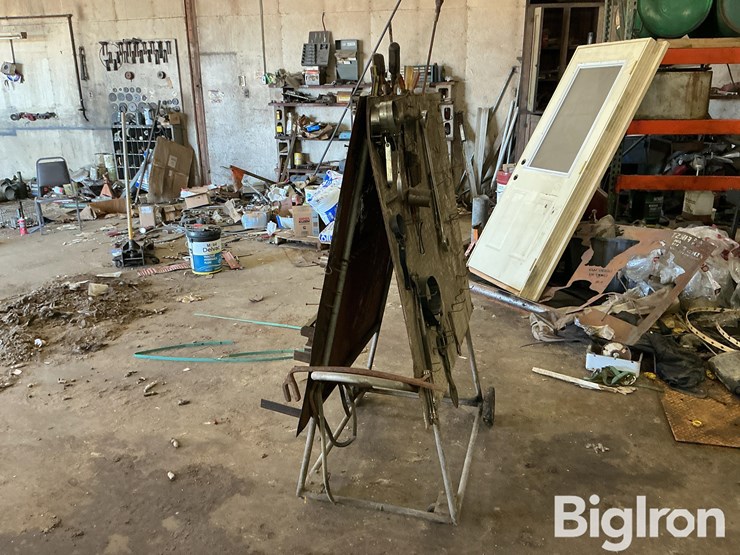 tools-w/tool-stand-image-8