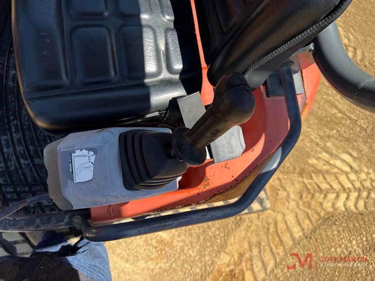 2008-kubota-u35-image-8