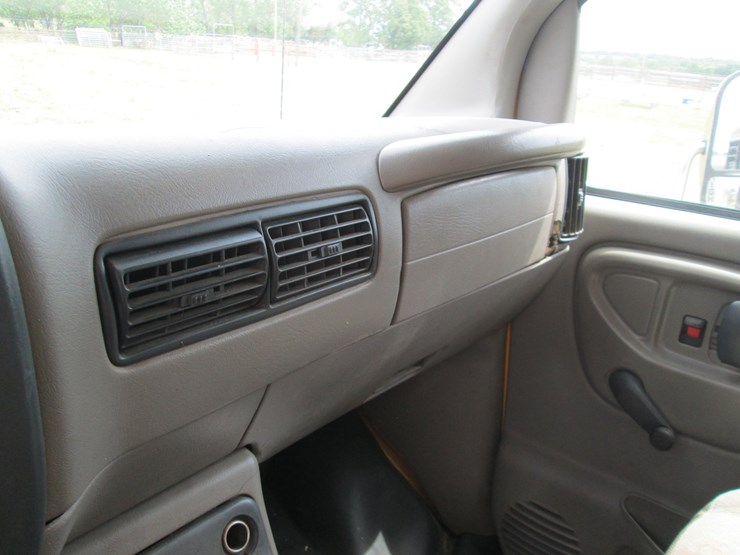2000-gmc-3500-image-29