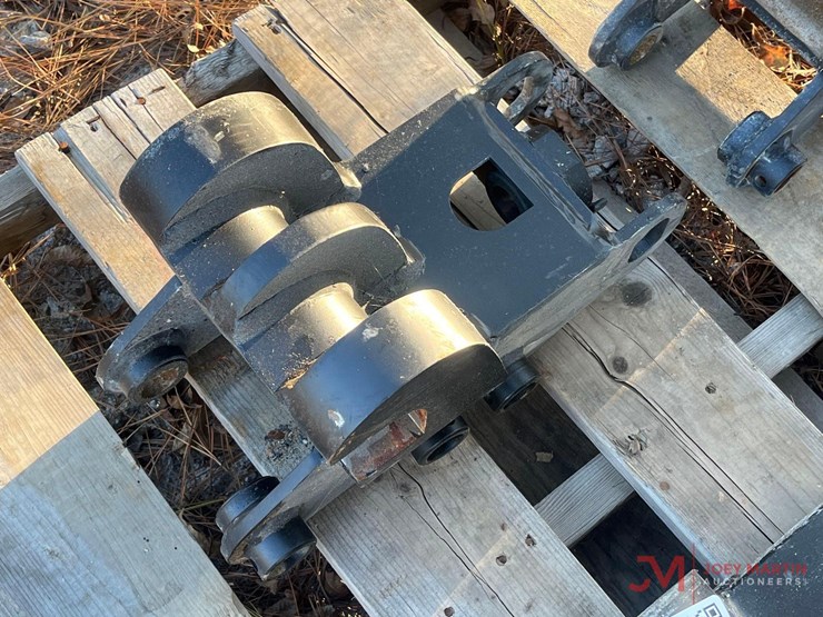 (1)-excavator-coupler-image-4