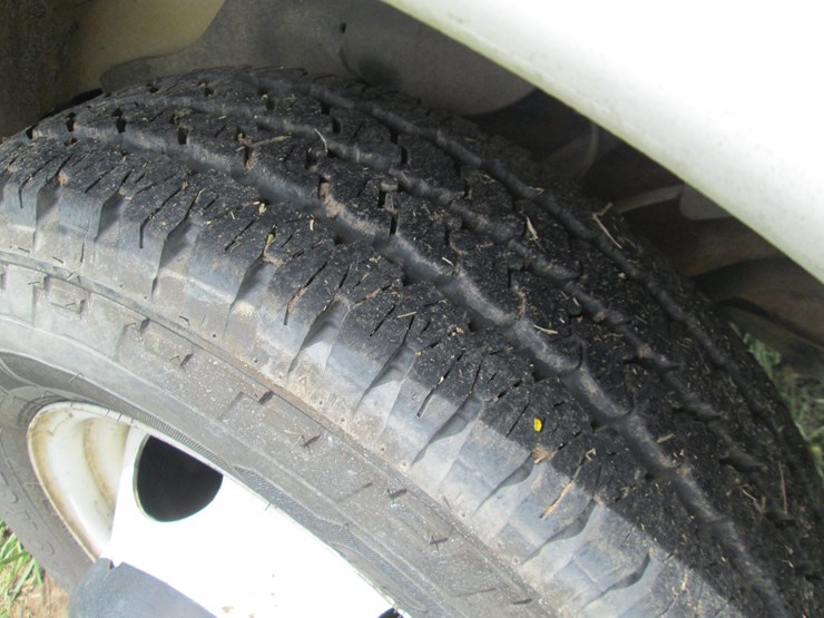 2000-gmc-3500-image-16