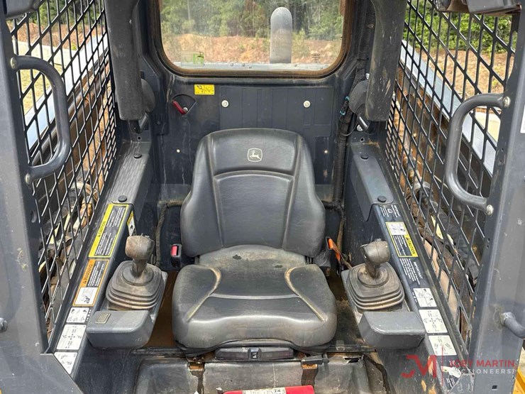 deere-331g-image-11