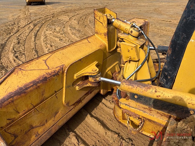 2016-caterpillar-d4k2-xl-image-6