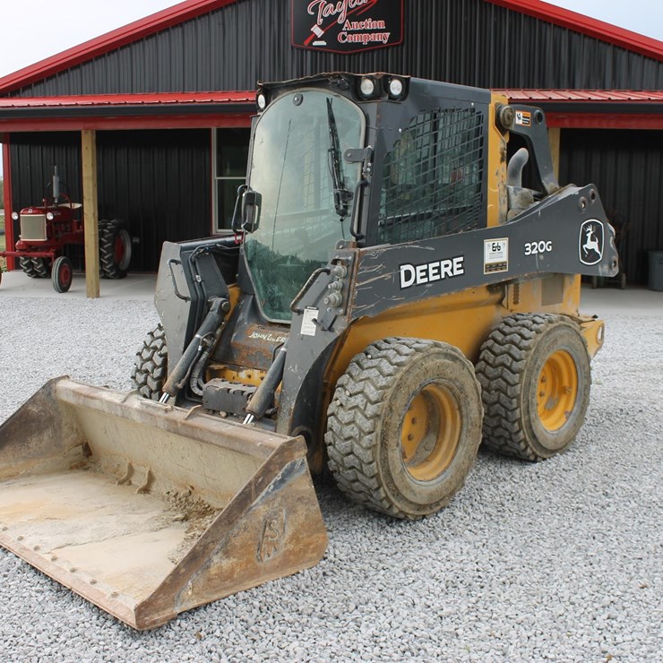 DEERE 320G
