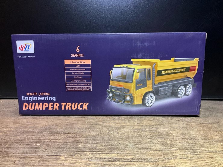 #985-•-remote-control-engineering-vehicles-(bulldozer-&-dump-truck)*---middlebury,-in-image-4