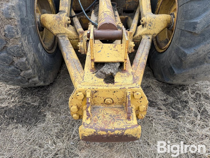 caterpillar-pull-type-scraper-image-16