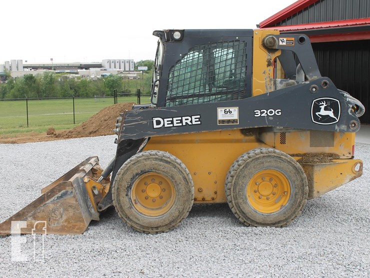 deere-320g-image-2