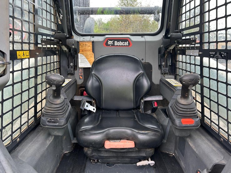 2022-bobcat-t76-image-19