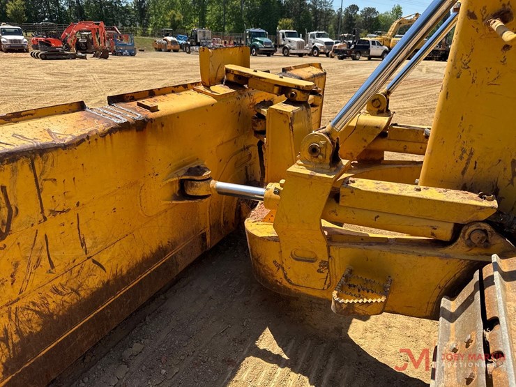 2011-komatsu-d65wx-16-image-6