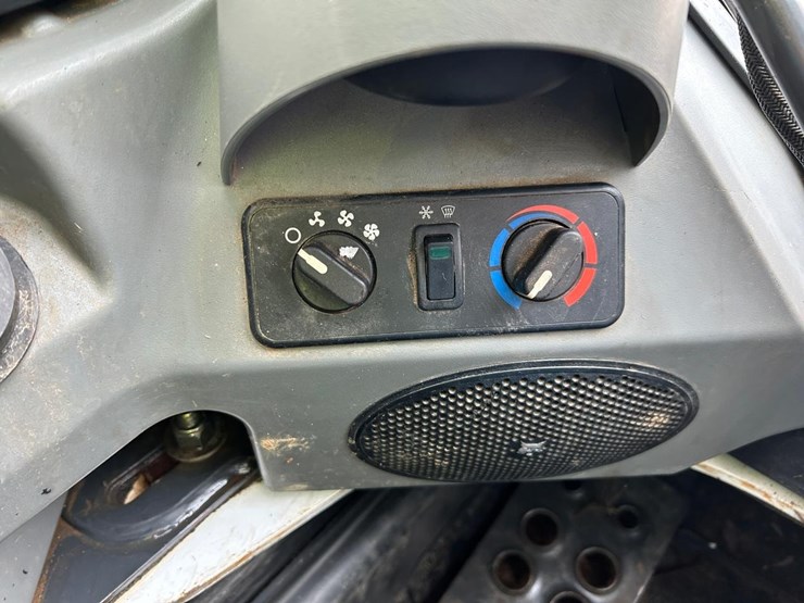 2017-bobcat-t870-image-27