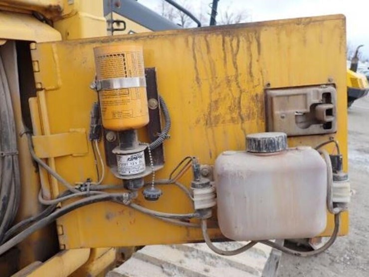 2002-deere-650h-lt-image-45