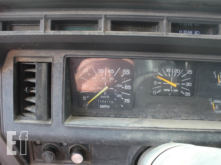 1999-ford-f800-image-13