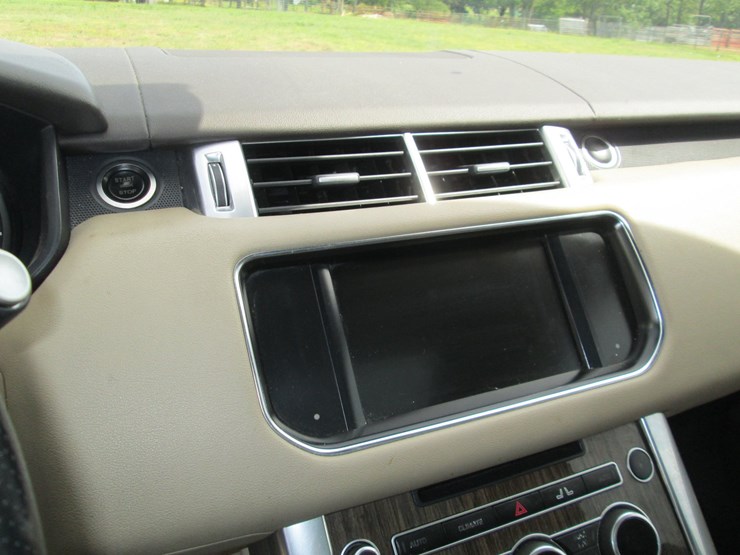 2015-land-rover-range-rover-image-30
