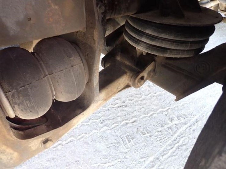 2012-caterpillar-ct660s-image-104