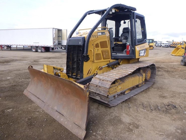 2015-caterpillar-d4k2-lgp-image-1