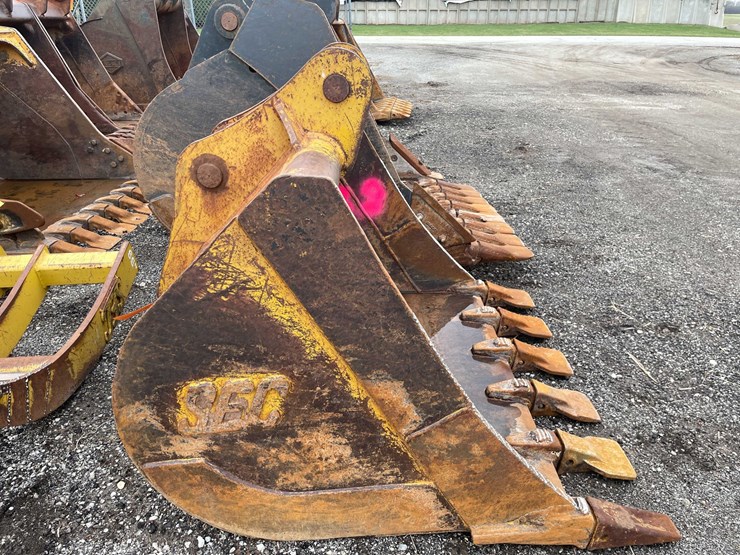 #5023-•-excavator-bucket-image-3